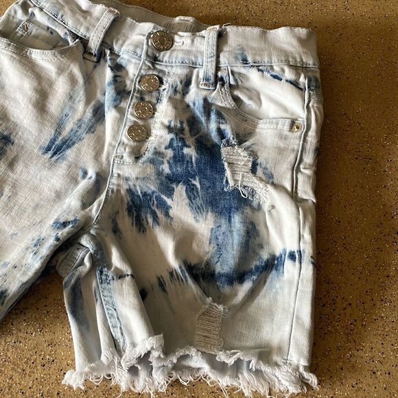 Justice bleach dyed deconstructed cutoff jean shorts - Picture 3 of 13